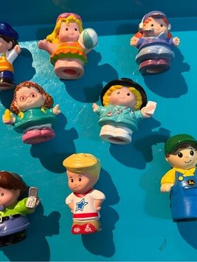 Fisher-Price Little People Assorted Figures 3 boys. 6 girls.